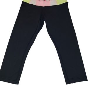 Lululemon 3/4 Capri style  Womens Legging Black Size 6